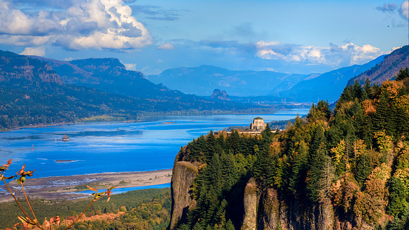 Vista house on a Sunny Day