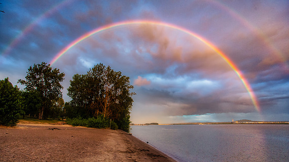 Double Rainbow over the Columbia